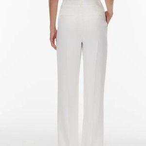 ****ISO**** ARITZIA WILFRED EFFORTLESS PANT